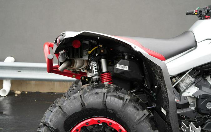 2026 Can-Am® Renegade X mr 1000 R Hyper Silver & Legion Red