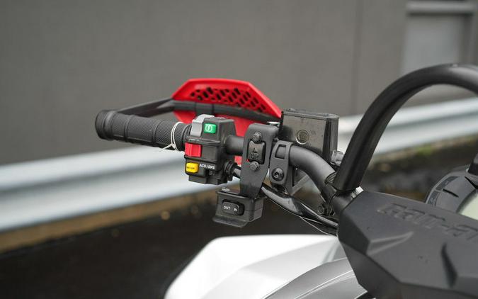 2026 Can-Am® Renegade X mr 1000 R Hyper Silver & Legion Red