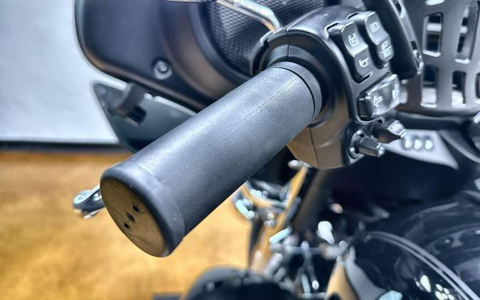 2024 Harley-Davidson® Tri Glide® Ultra Vivid Black