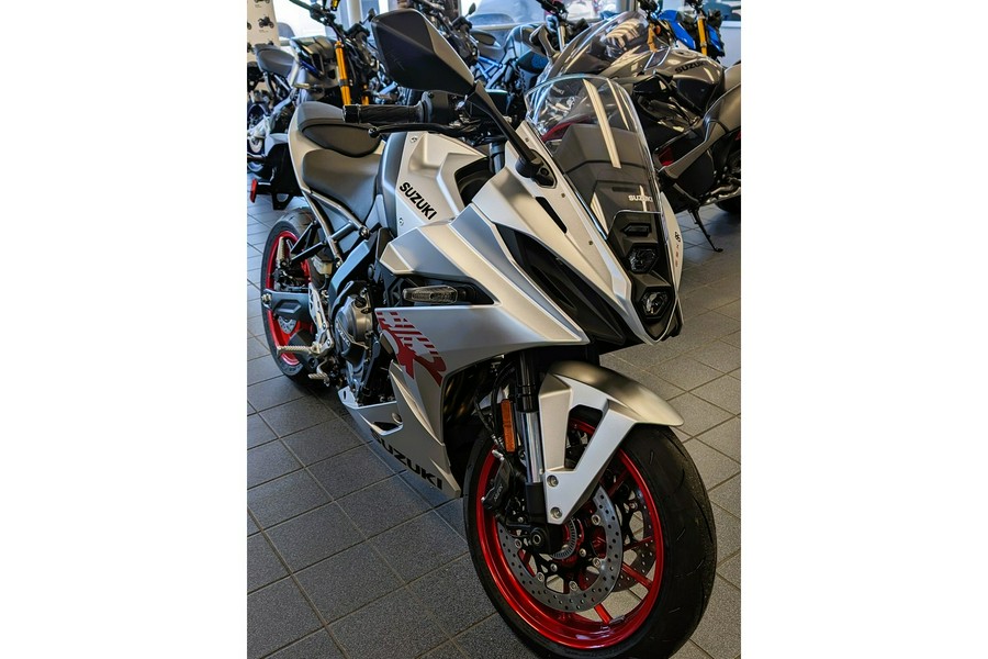 2024 Suzuki GSX800FRQM4