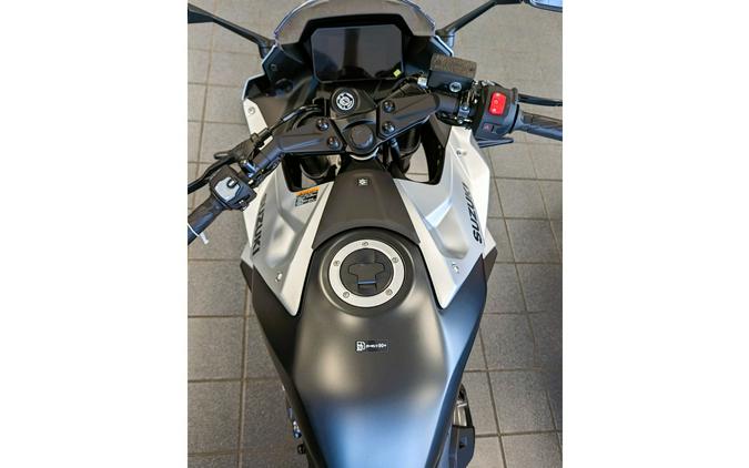 2024 Suzuki GSX800FRQM4