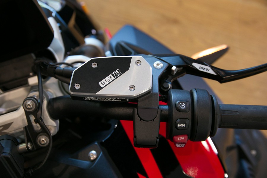 2026 BMW R 1300 R