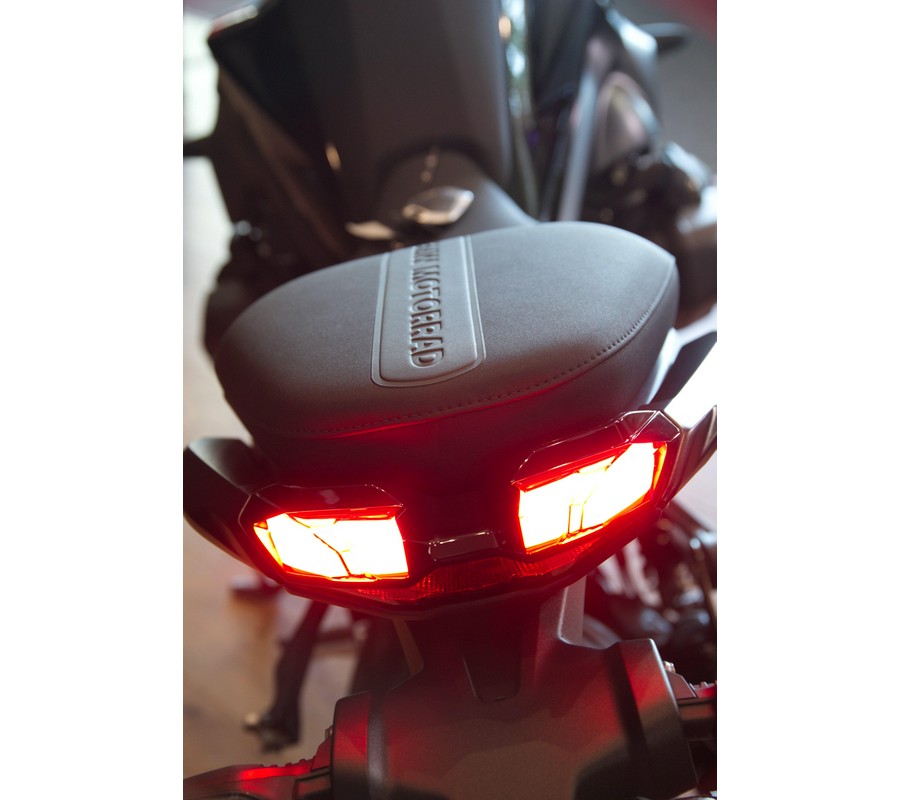 2026 BMW R 1300 R