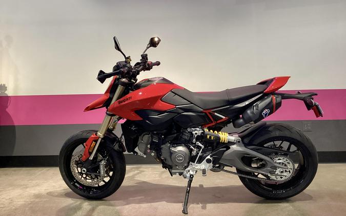 2026 Ducati Hypermotard V2