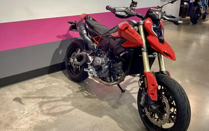 2026 Ducati Hypermotard V2