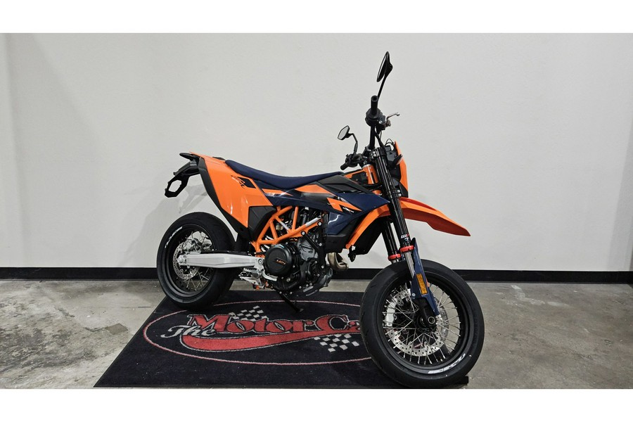 2026 KTM 690 SMC R