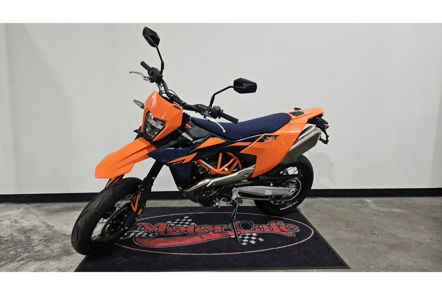 2026 KTM 690 SMC R