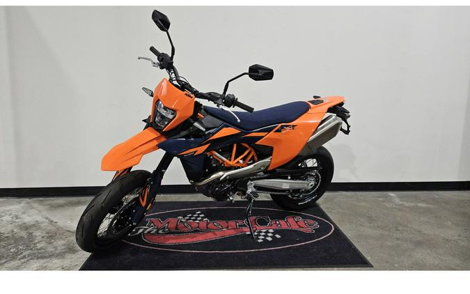2026 KTM 690 SMC R