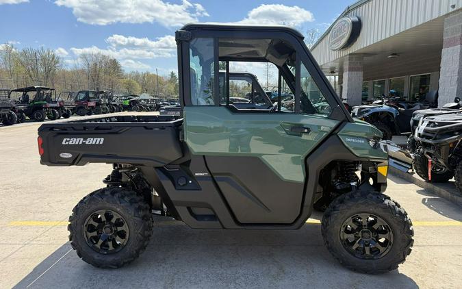 2026 Can-Am® Defender DPS CAB HD9 Compass Green
