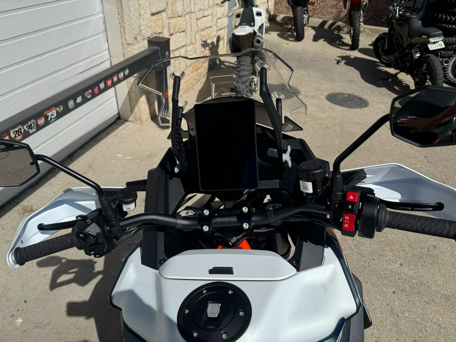 2026 KTM 1390 Super Adventure R