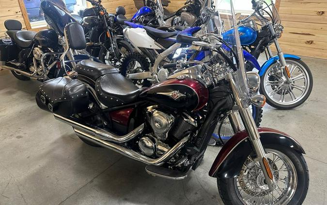 2010 Kawasaki Vulcan® 900 Classic LT - RED