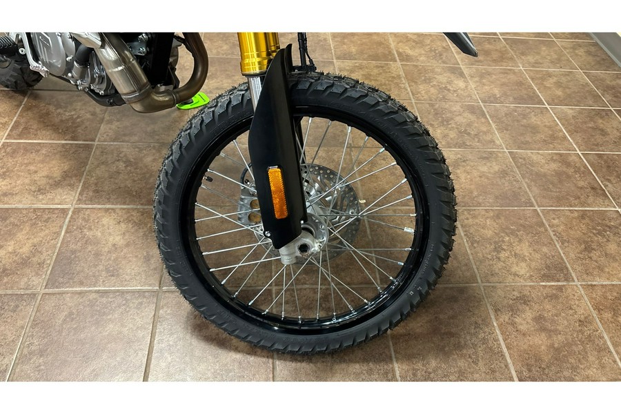 2025 DRZ400S - Suzuki