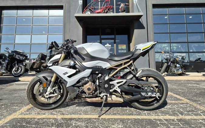 2022 BMW S 1000 R