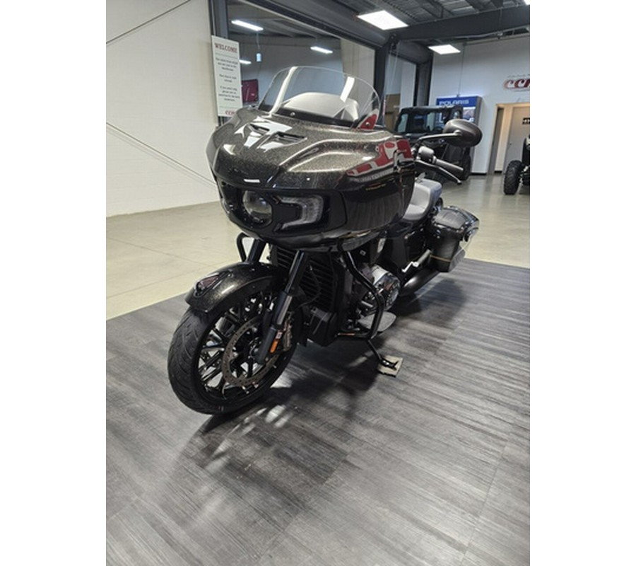 2026 Indian CHALLENGER DARK HORSE + 112 & AUDIO PACKAGE