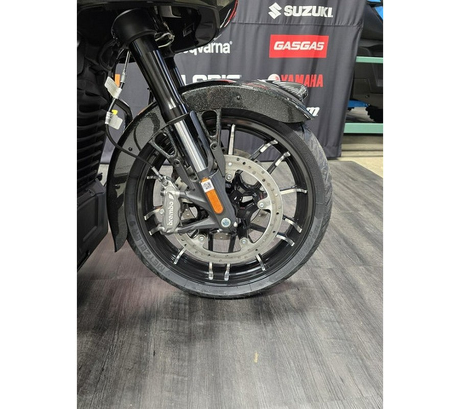 2026 Indian CHALLENGER DARK HORSE + 112 & AUDIO PACKAGE