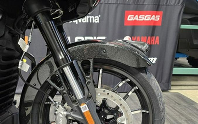 2026 Indian CHALLENGER DARK HORSE + 112 & AUDIO PACKAGE