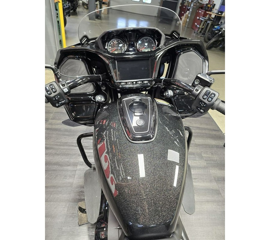 2026 Indian CHALLENGER DARK HORSE + 112 & AUDIO PACKAGE