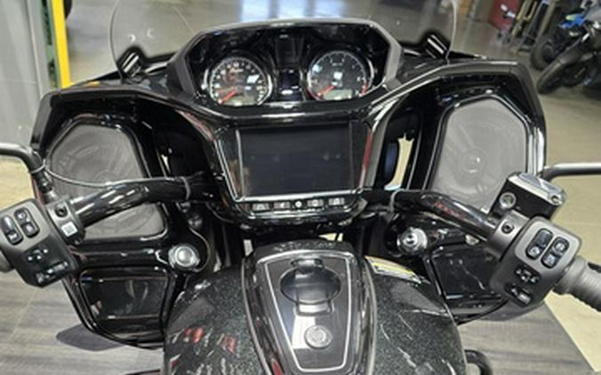 2026 Indian CHALLENGER DARK HORSE + 112 & AUDIO PACKAGE