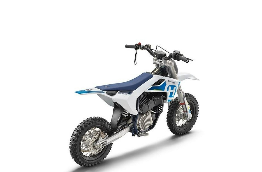 2024 Husqvarna Motorcycles EE 3