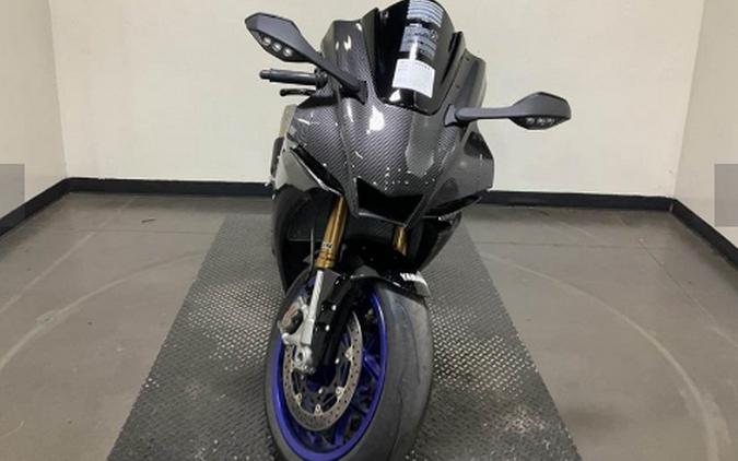 2025 Yamaha YZF-R1
