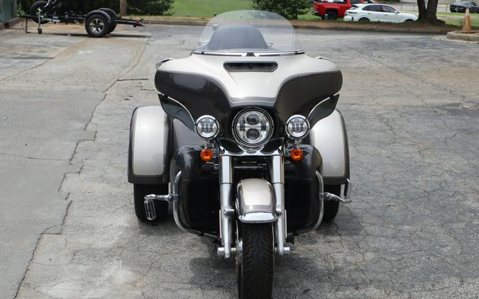 2023 Harley-Davidson Tri Glide Ultra Gray Haze/Silver Fortune