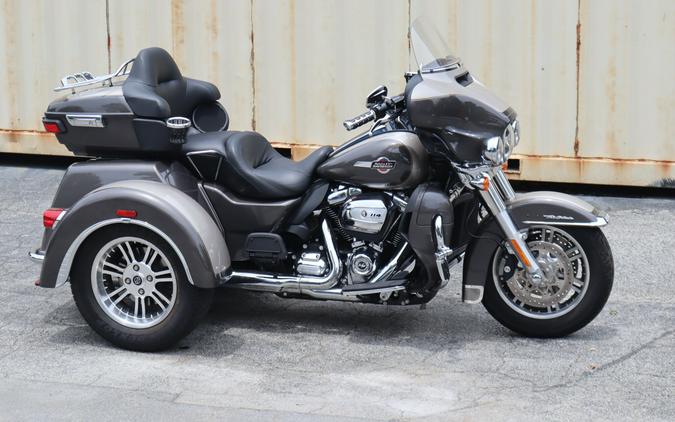 2023 Harley-Davidson Tri Glide Ultra Gray Haze/Silver Fortune