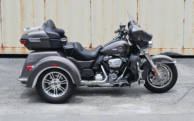 2023 Harley-Davidson Tri Glide Ultra Gray Haze/Silver Fortune
