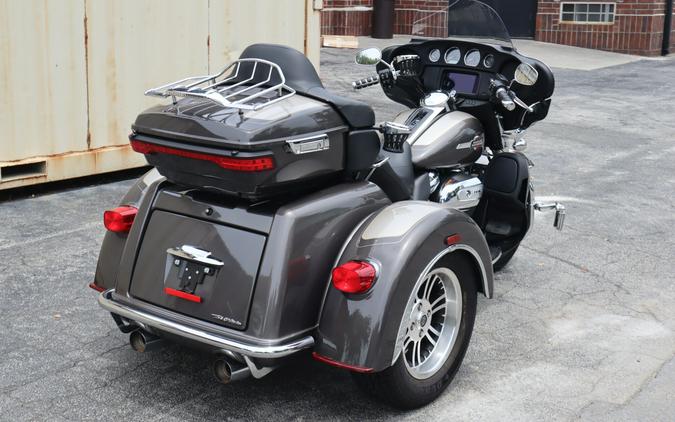 2023 Harley-Davidson Tri Glide Ultra Gray Haze/Silver Fortune