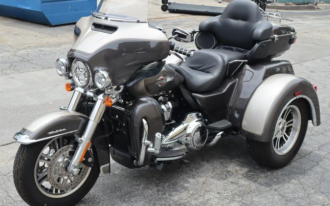 2023 Harley-Davidson Tri Glide Ultra Gray Haze/Silver Fortune