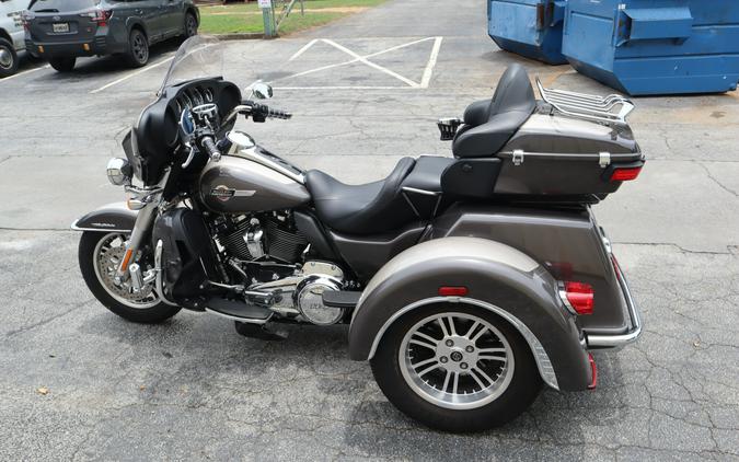 2023 Harley-Davidson Tri Glide Ultra Gray Haze/Silver Fortune