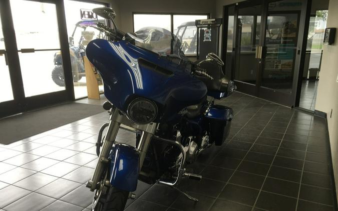 Street Glide®