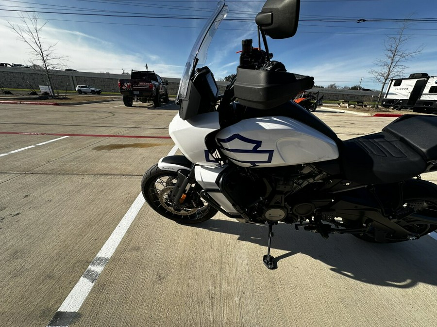 2023 Harley-Davidson Pan America™ 1250 Special Vivid Black