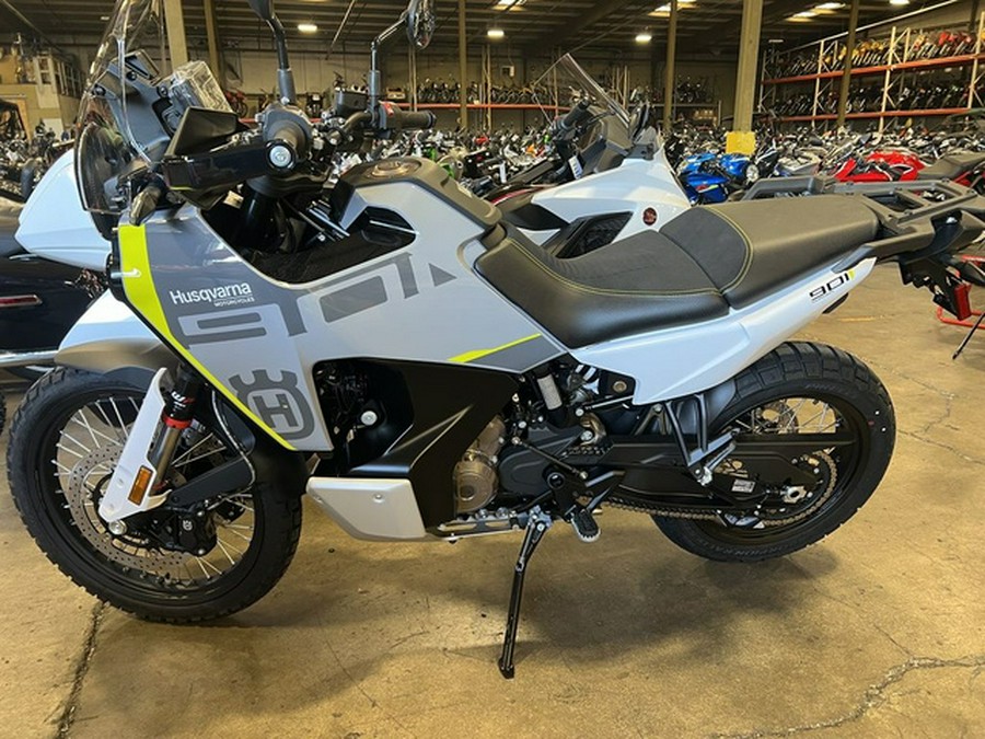 2025 Husqvarna Norden 901