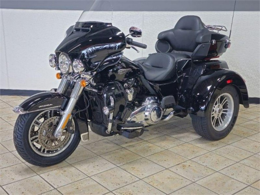 2021 Harley-Davidson® FLHTCUTG - Tri Glide® Ultra