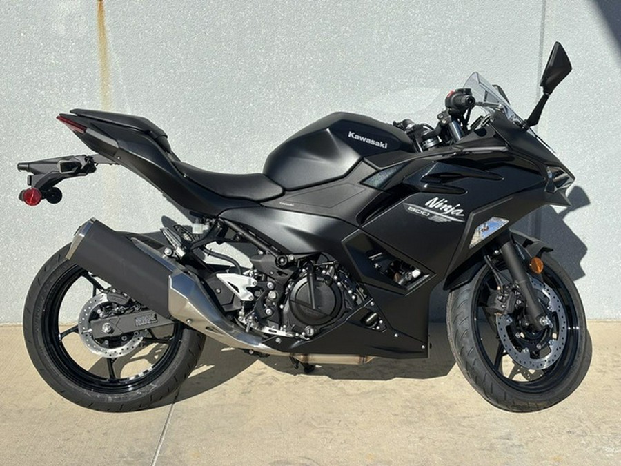2026 Kawasaki Ninja 500 ABS Metallic Flat Spark Black SE ABS