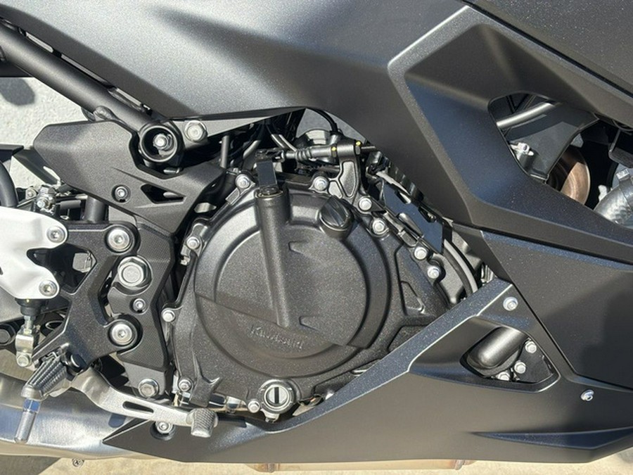 2026 Kawasaki Ninja 500 ABS Metallic Flat Spark Black SE ABS
