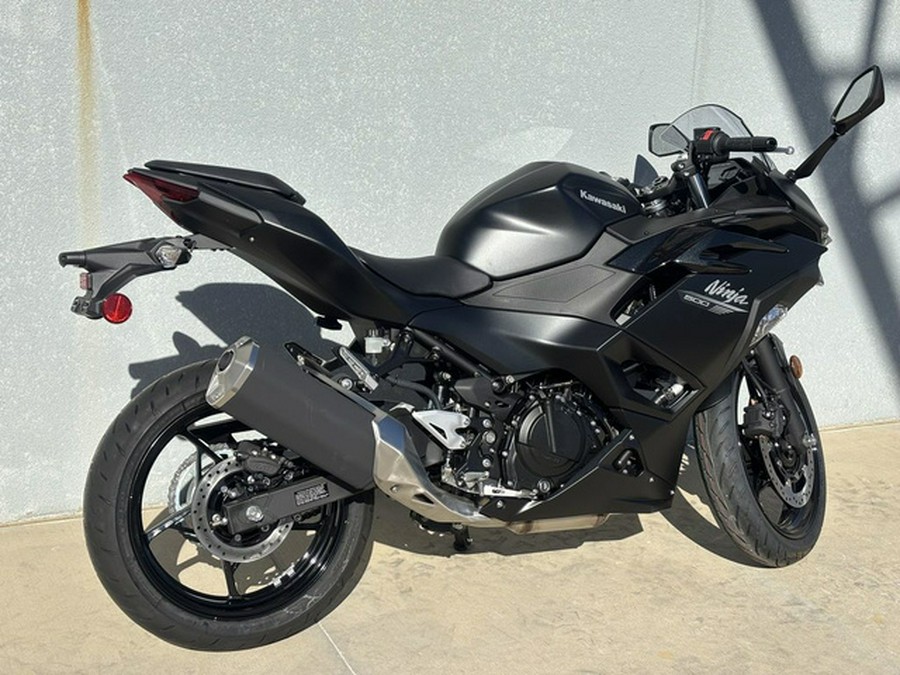 2026 Kawasaki Ninja 500 ABS Metallic Flat Spark Black SE ABS