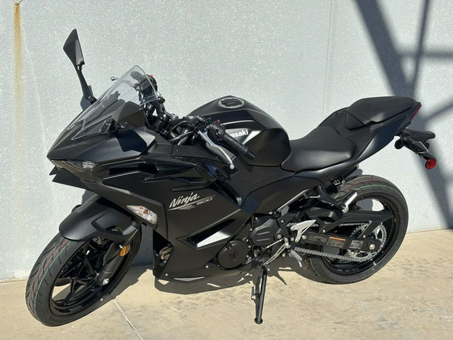 2026 Kawasaki Ninja 500 ABS Metallic Flat Spark Black SE ABS