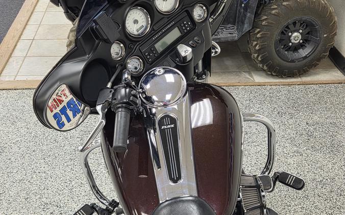 2011 Harley-Davidson® STREET GLIDE FLHXSE2 - UO0806