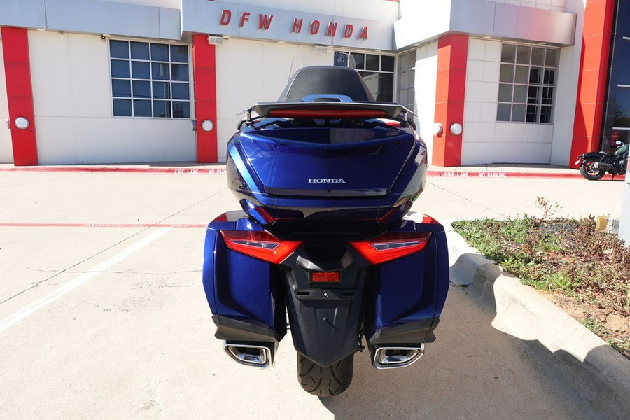 2018 Honda® Gold Wing Tour Pearl Hawkseye Blue