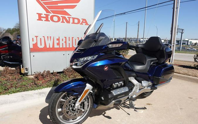 2018 Honda® Gold Wing Tour Pearl Hawkseye Blue