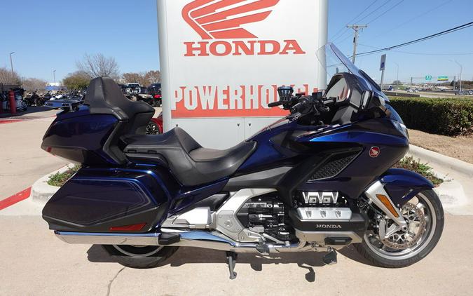 2018 Honda® Gold Wing Tour Pearl Hawkseye Blue