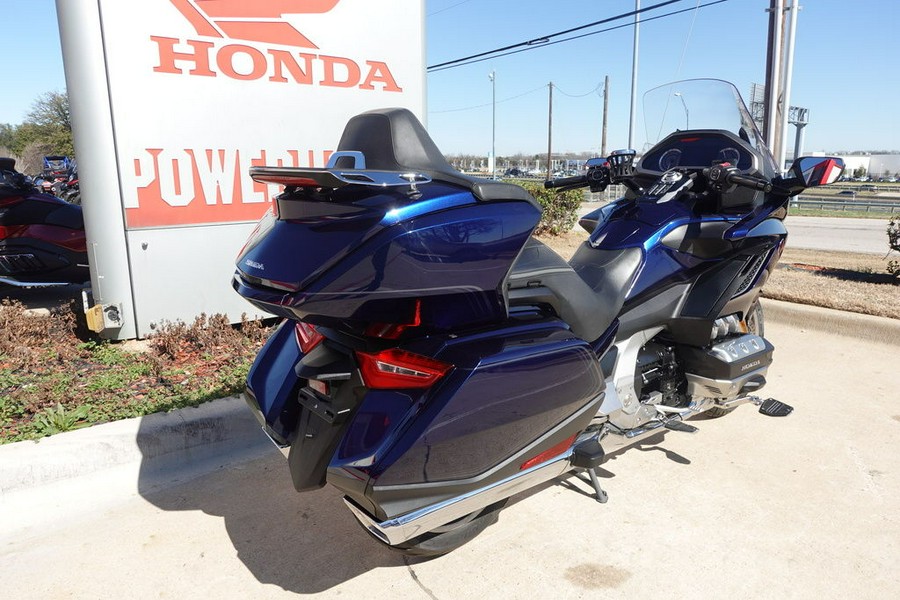 2018 Honda® Gold Wing Tour Pearl Hawkseye Blue