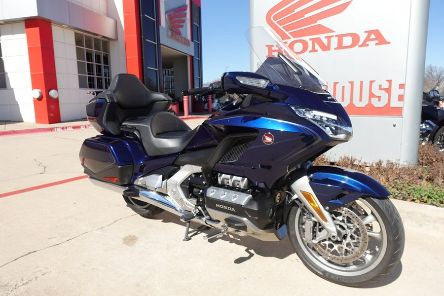 2018 Honda® Gold Wing Tour Pearl Hawkseye Blue