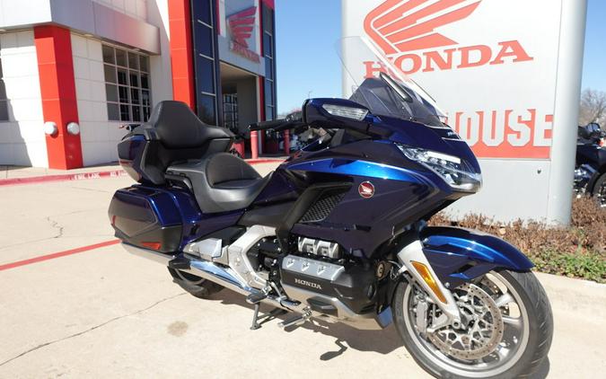 2018 Honda® Gold Wing Tour Pearl Hawkseye Blue