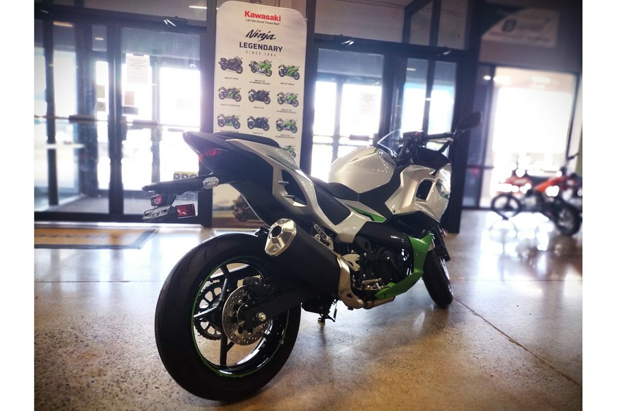 2024 Kawasaki Ninja® 7 Hybrid ABS