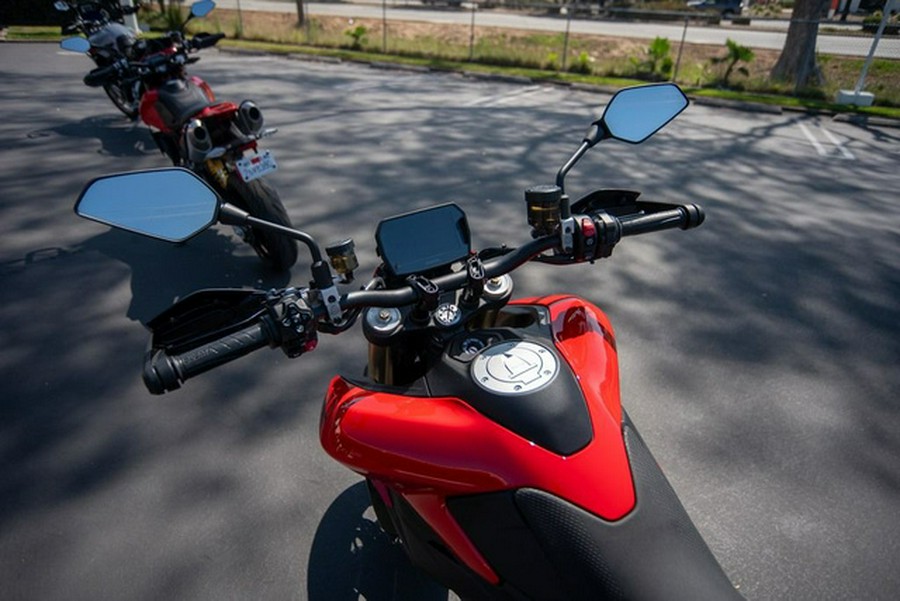 2026 Ducati HYPERMOTARD V2