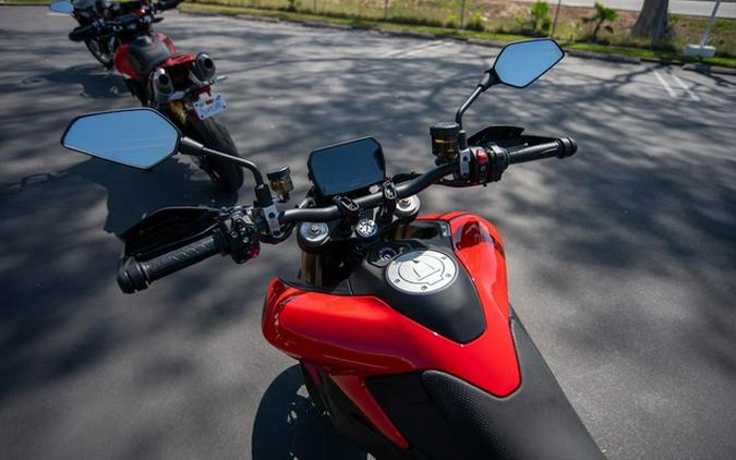 2026 Ducati HYPERMOTARD V2