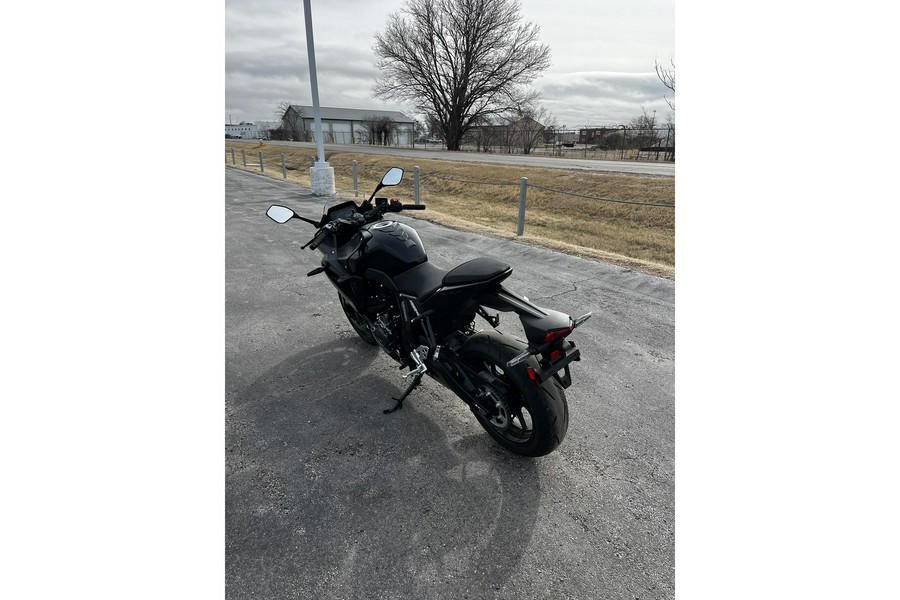 2025 Suzuki GSX-S 8R