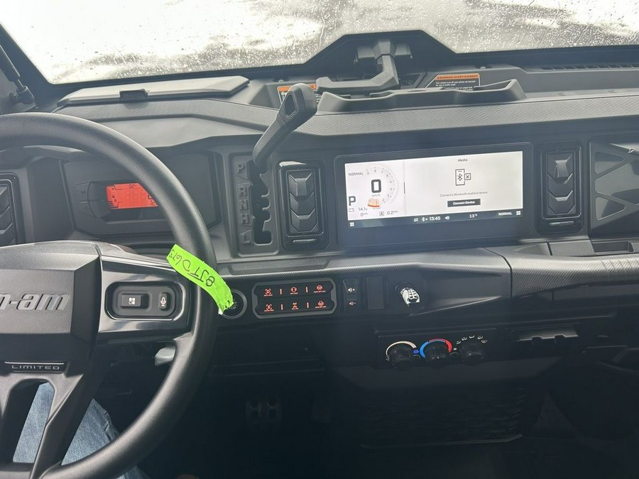 2026 Can-Am® Defender Limited HD11